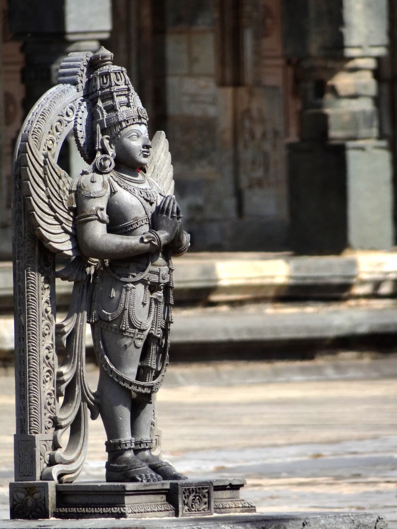Garuda standing in anjali mudra, Chennakeshava temple, Belur